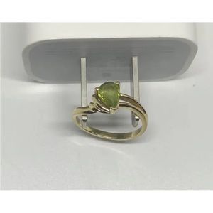 14k Solid Yellow Gold Tear /Pear Cut Emerald Ring NEW Size 5